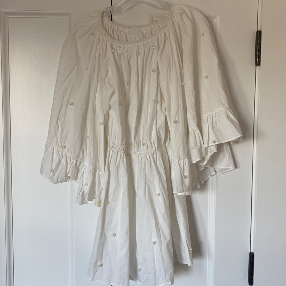 White Pearl Flutter Sleeve Mini Dress, M